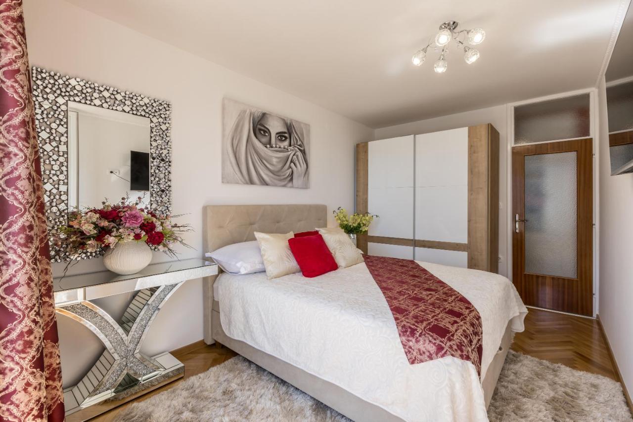 Apartment Desert Rose Spalato Esterno foto